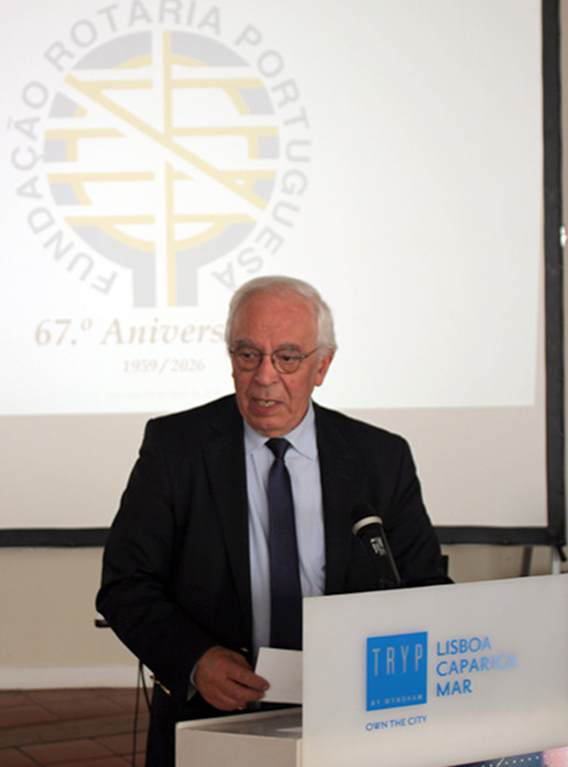 David Justino, orador convidado, sublinhou o papel do apoio da Fundação Rotária Portuguesa aos estudantes, designadamente através das bolsas de estudo.