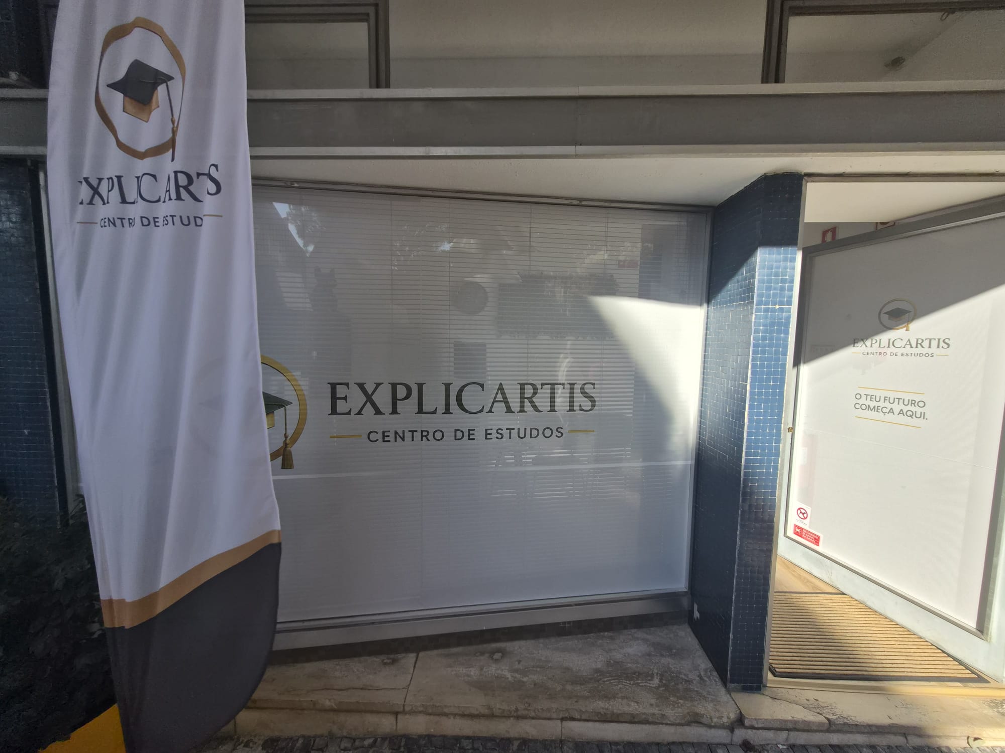 Exterior do imóvel onde agora se encontra um centro de explicações.