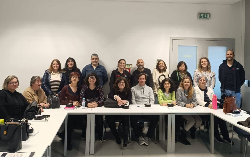 Professores do 2.º e 3.º ciclos do Agrupamento de Escolas n.º2 de Abrantes, em março de 2025, após uma formação certificada em Suporte Básico de Vida prestada pelos Bombeiros Voluntários de Abrantes.